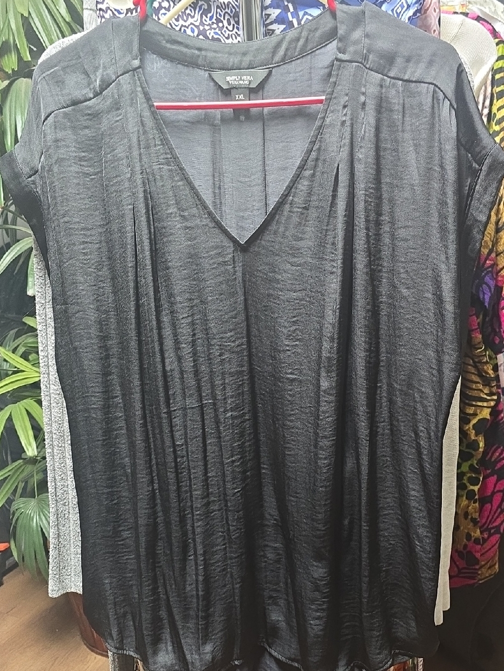 Simply Vera Vera Wang Black V-Neck Drapey Tunic Top